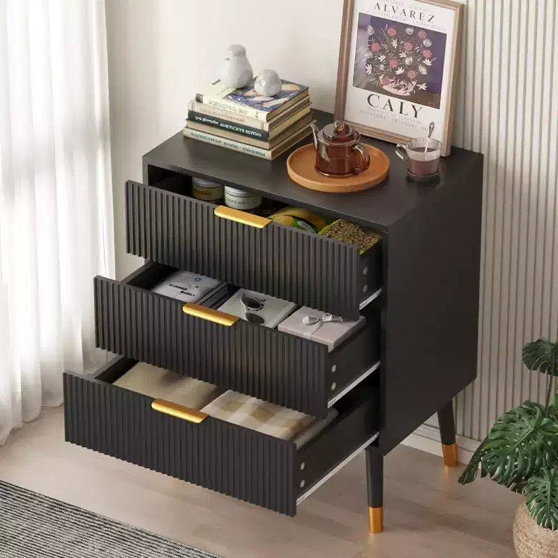 Commode moderne cannelée avec 3 tiroirs spacieux, commode en bois de 72,4 cm de hauteur, organisateur de rangement pour vêtements pour placard, salon ou couloir.