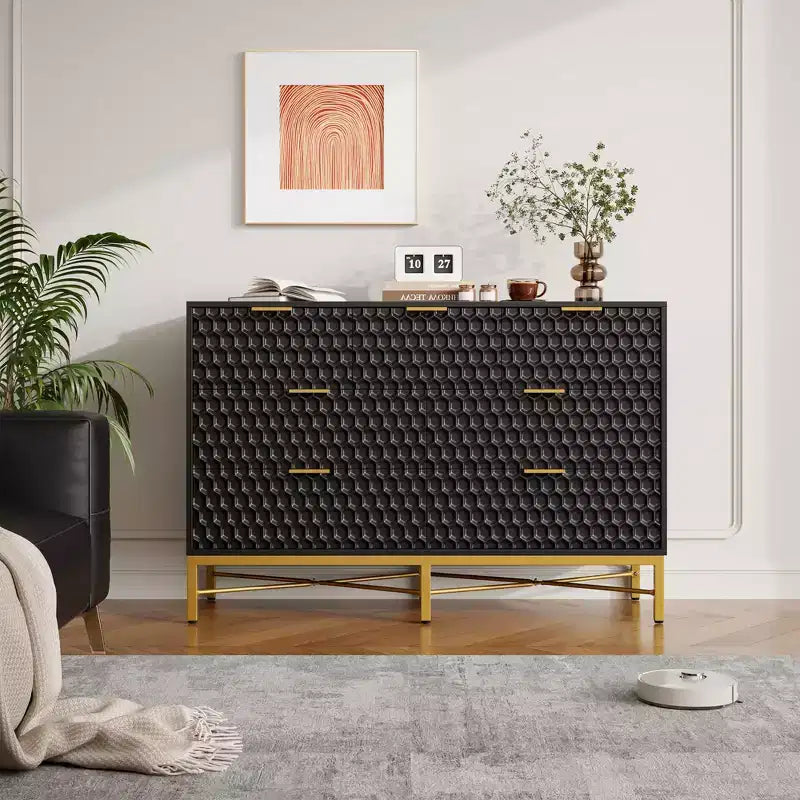 Commode moderne à 7 tiroirs avec plateau large et tiroirs profonds. Un grand coffre de rangement en bois pour chambre à coucher, couloir ou salon.