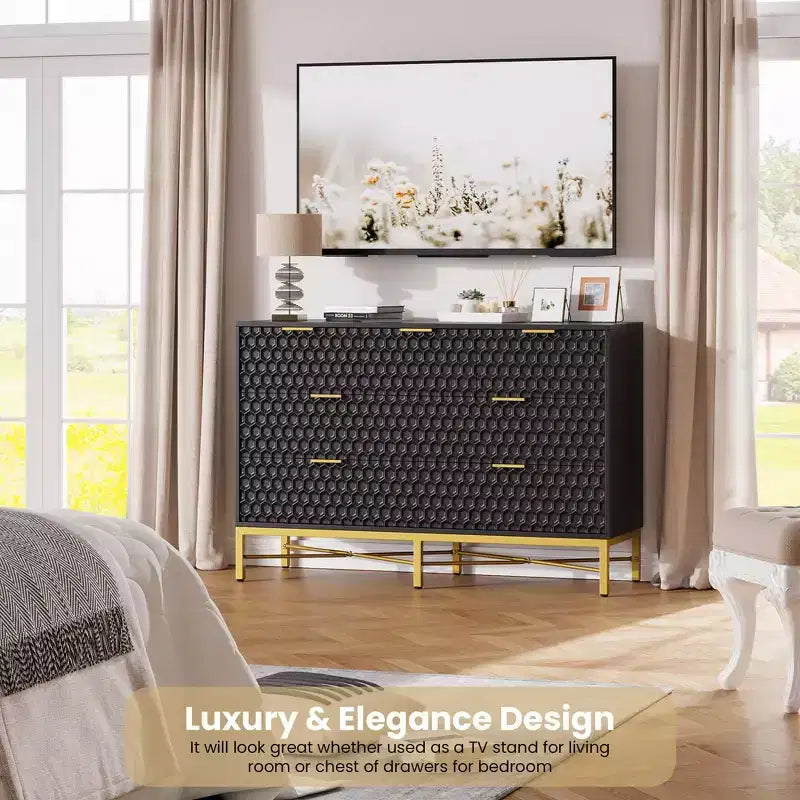 Commode moderne à 7 tiroirs avec plateau large et tiroirs profonds. Un grand coffre de rangement en bois pour chambre à coucher, couloir ou salon.