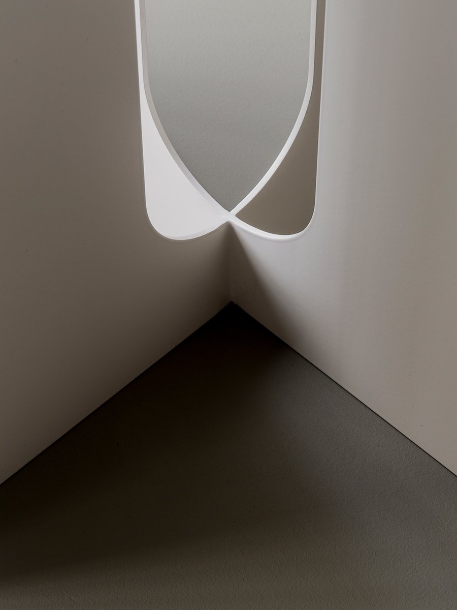 Table d'appoint contemporaine en acier et marbre Ø40 avec pieds en métal thermolaqué pour salon et chambre