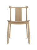 Chaise de salle à manger scandinave en bois massif, fabriquée selon les techniques tradition traditionnelles de menuiserie, pour la salle à manger.