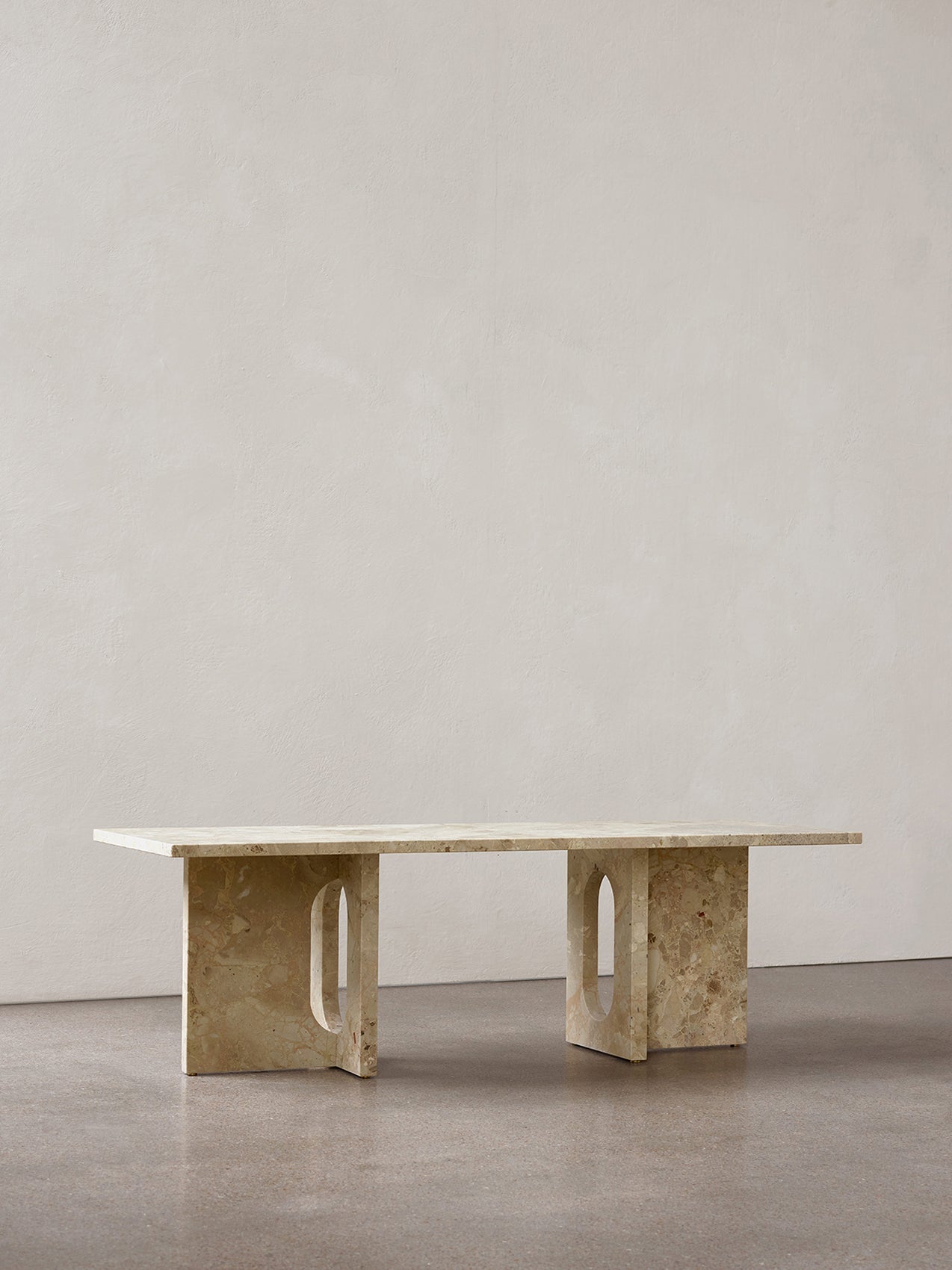 Table basse scandinave en marbre et pierre avec plateau en pierre naturelle pour salon