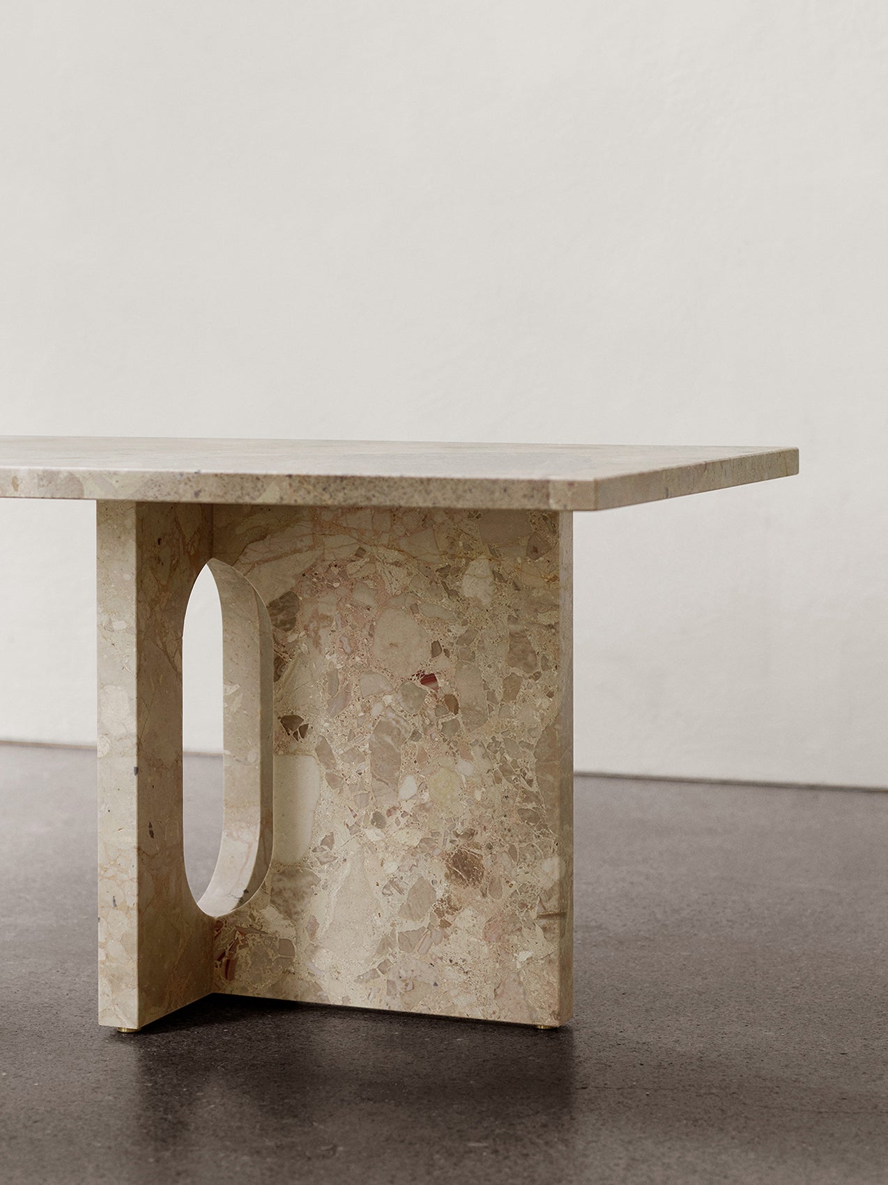 Table basse scandinave en marbre et pierre avec plateau en pierre naturelle pour salon