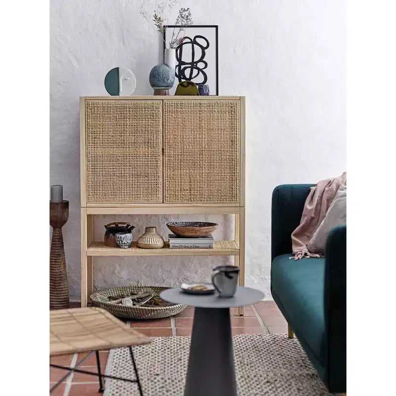Meuble de rangement décoratif tissé de 119 cm de haut, naturel : Rotin et pin, 2 portes avec étagère