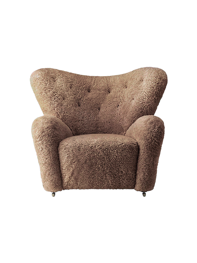 Fauteuil de salon en peau de mouton et chêne avec roulettes en laiton pour salon