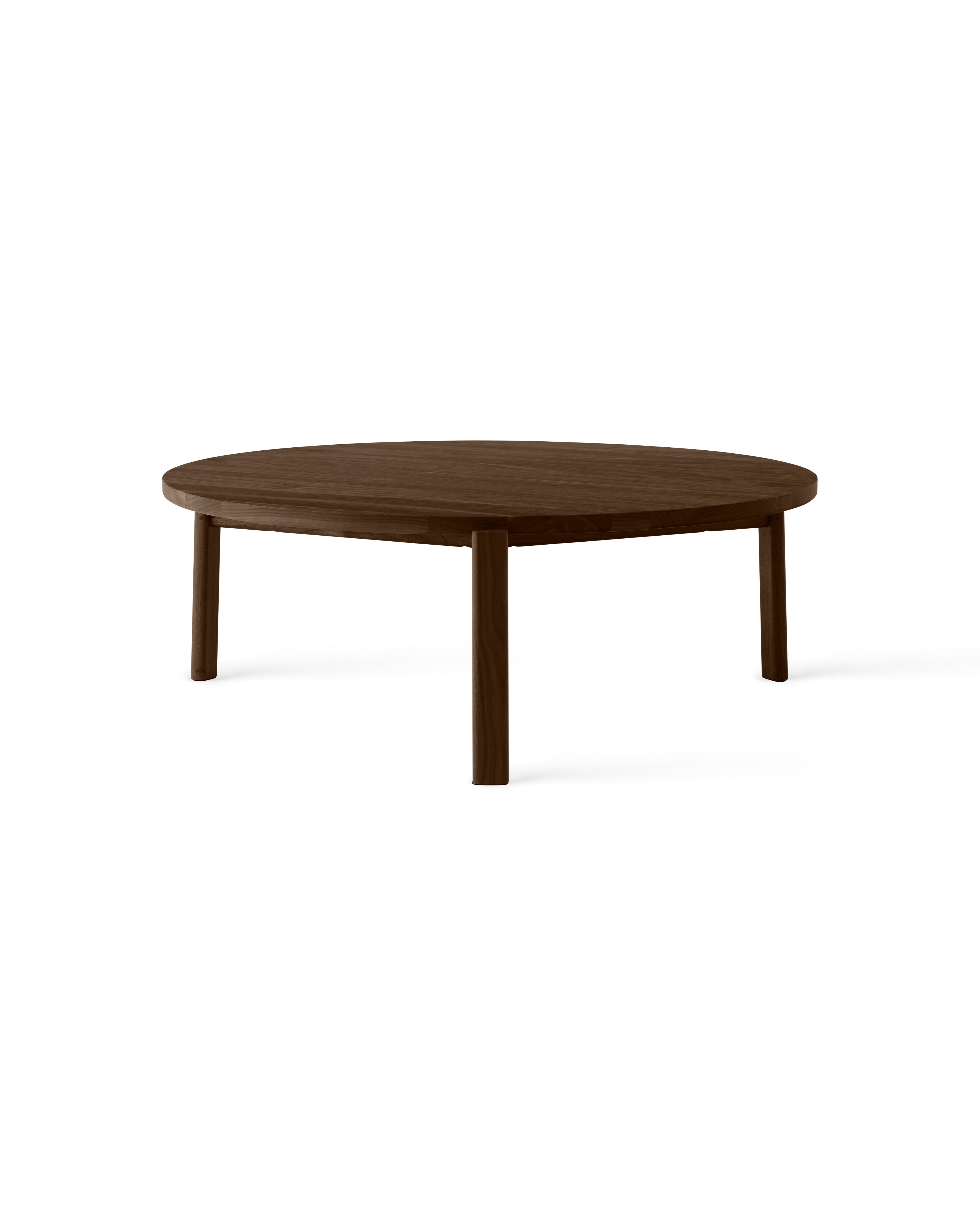 Table basse ronde scandinave en chêne massif et noyer avec assemblage à plat pour salon
