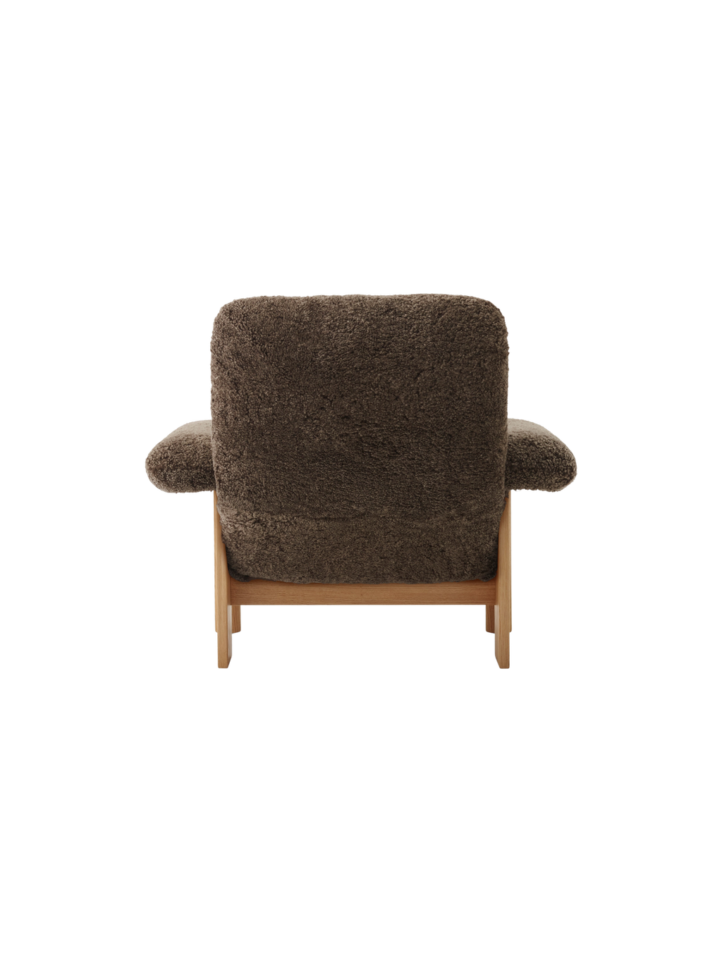 Fauteuil scandinave mi-siècle à dossier haut en peau de mouton avec accoudoirs exagérés pour salon et chambre