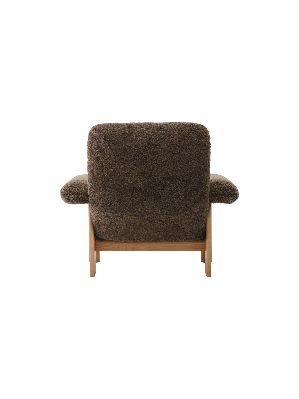 Fauteuil scandinave mi-siècle à dossier haut en peau de mouton avec accoudoirs exagérés pour salon et chambre