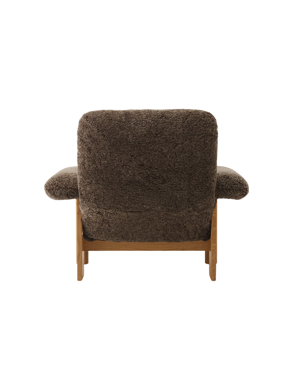 Fauteuil scandinave mi-siècle à dossier haut en peau de mouton avec accoudoirs exagérés pour salon et chambre