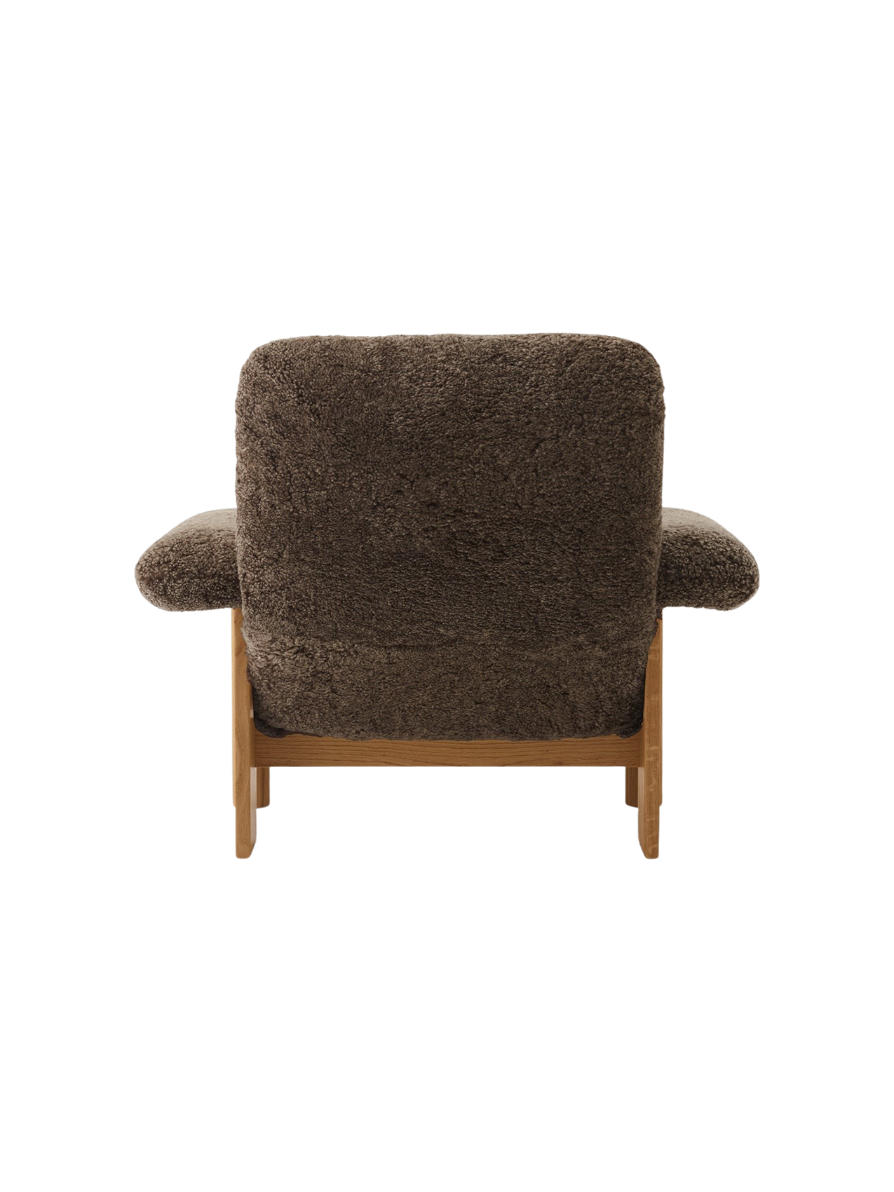 Fauteuil scandinave mi-siècle à dossier haut en peau de mouton avec accoudoirs exagérés pour salon et chambre