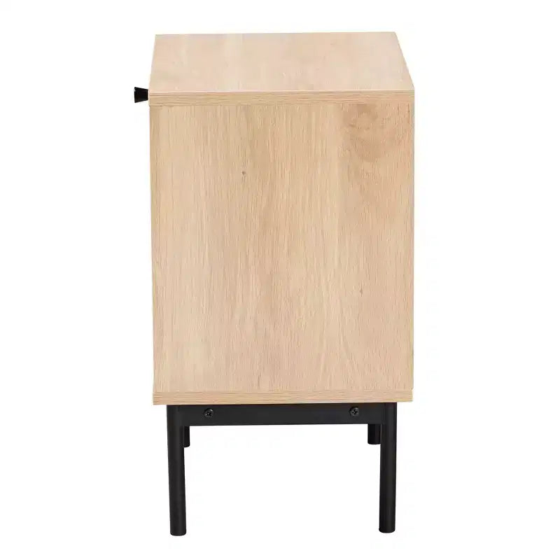 Table d'appoint Sherwin de style moderne du milieu du siècle, brun clair et noir, avec 1 tiroir et accent en rotin tressé