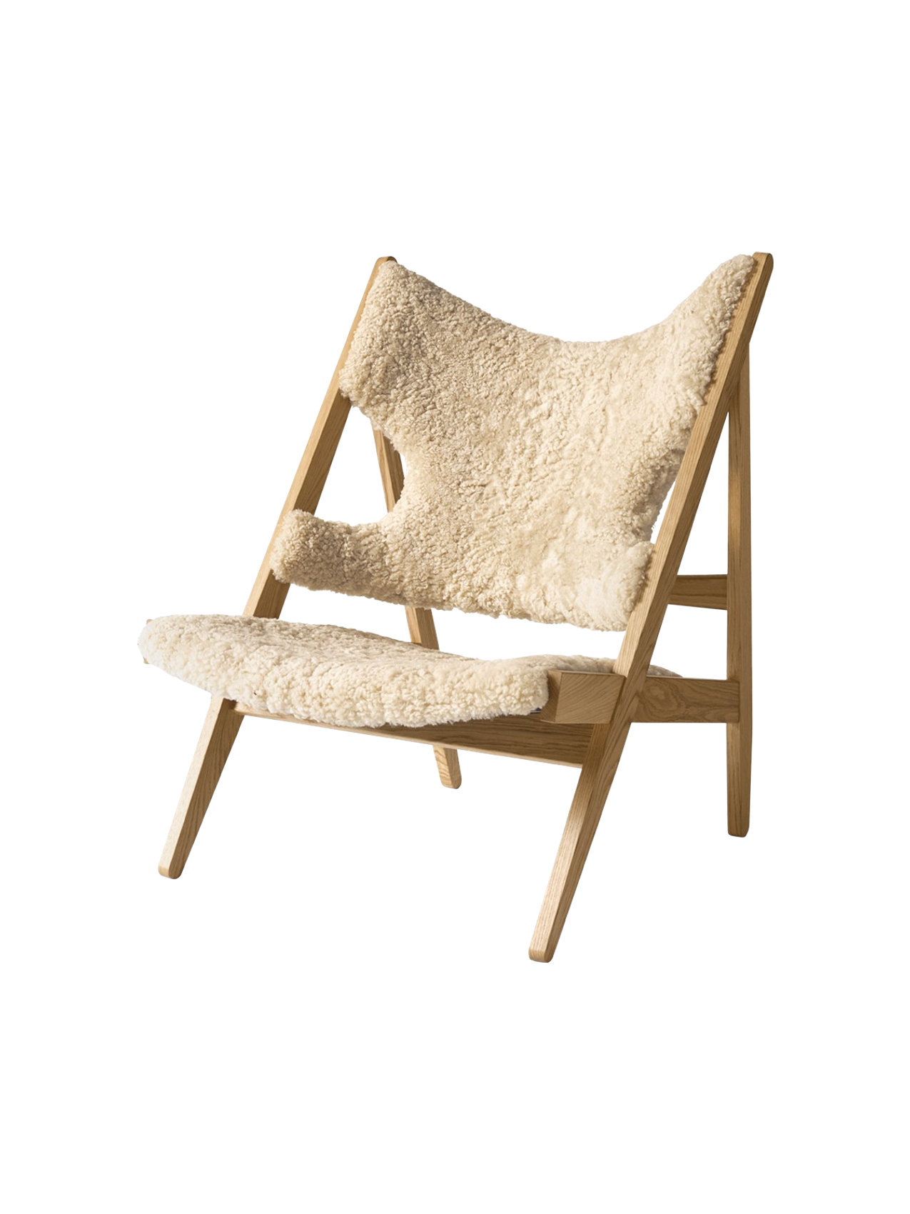 Fauteuil de salon et de chambre en peau de mouton et chêne avec découpe au niveau des accoudoirs