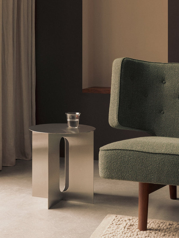Table d'appoint contemporaine en acier et marbre Ø40 avec pieds en métal thermolaqué pour salon et chambre