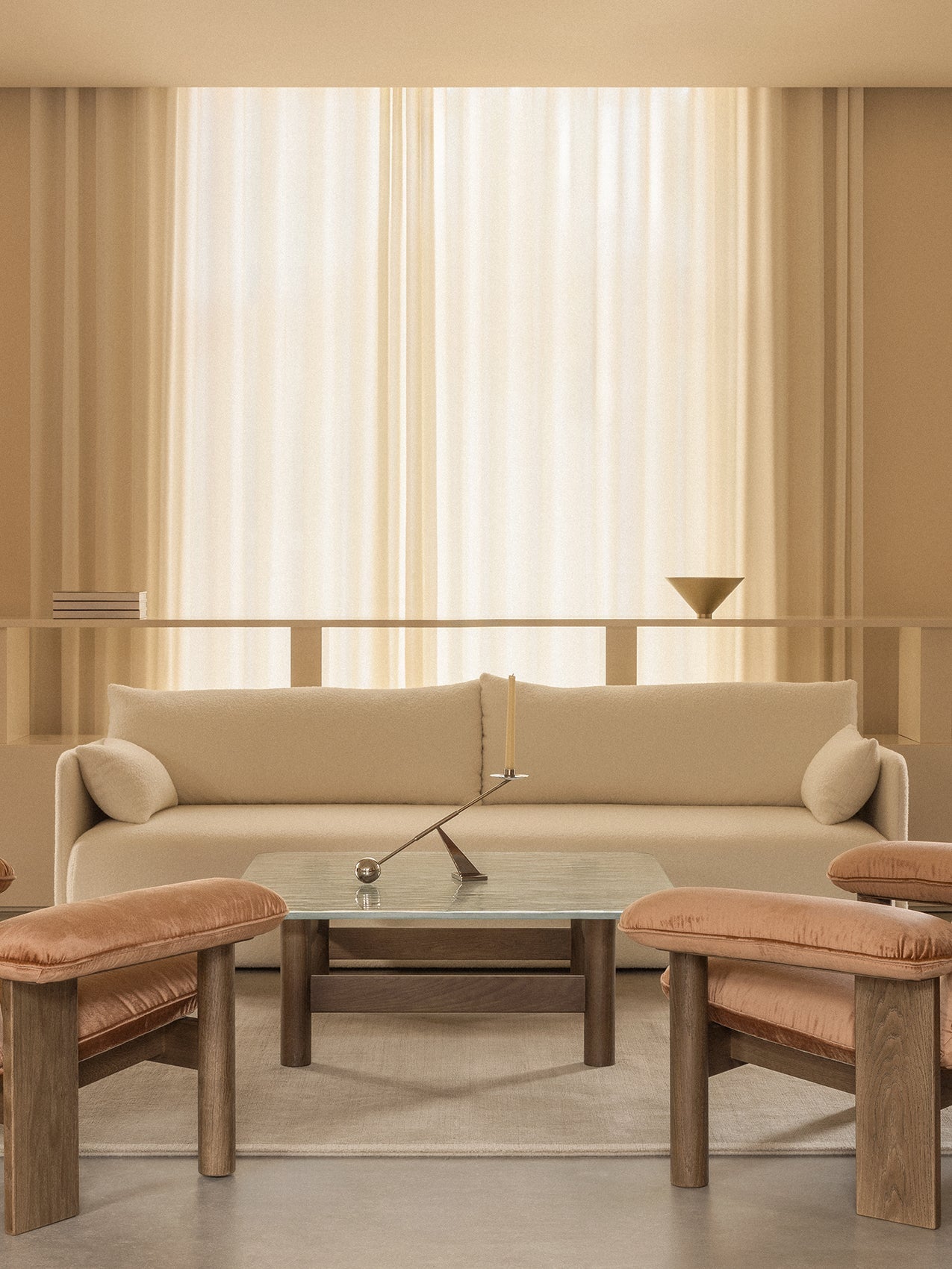Table basse de salon scandinave en bois et verre du milieu du siècle avec plateau en verre trempé