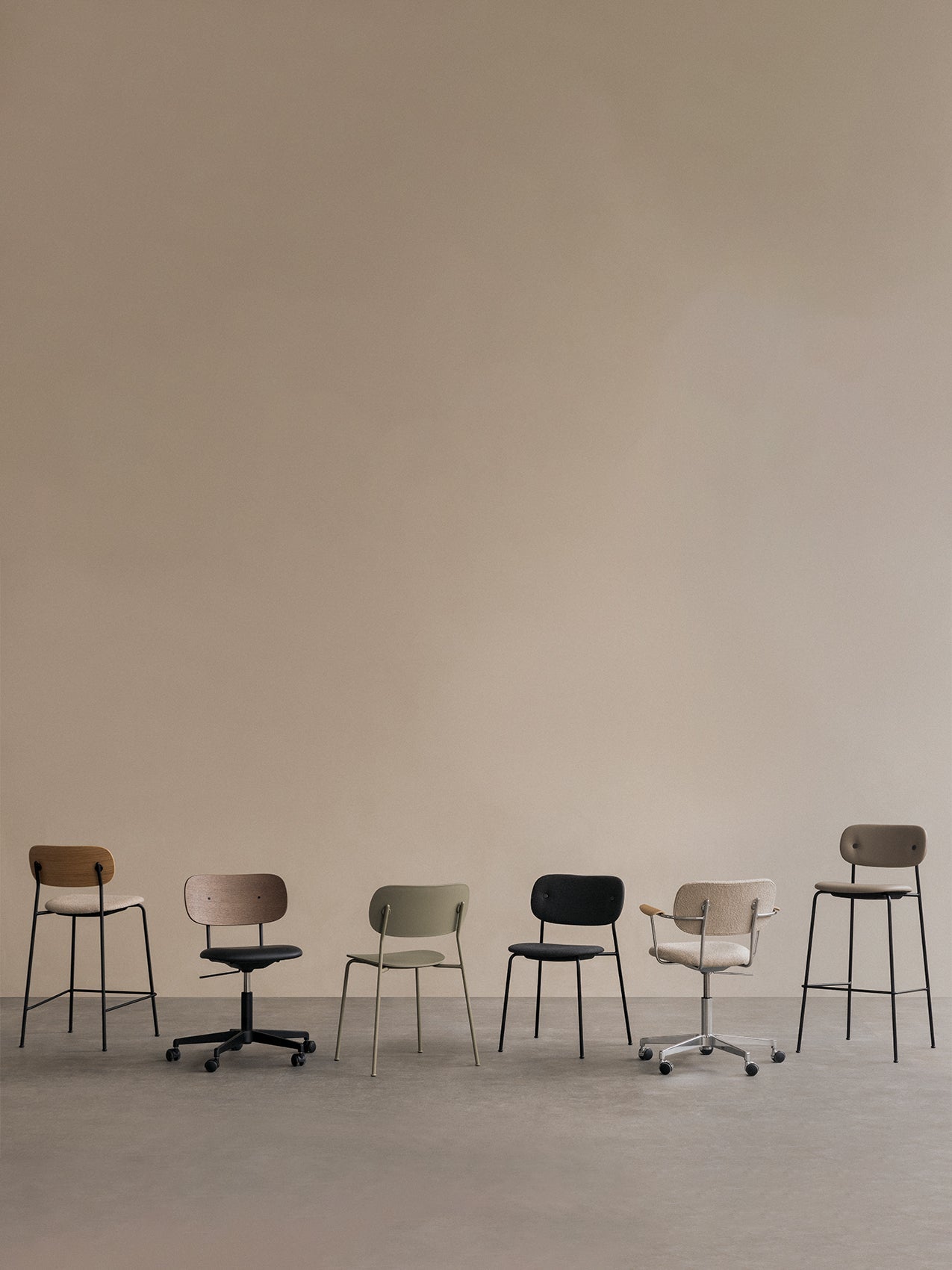 Chaise de salle à manger d'extérieur en plastique recyclé moderne avec conception empilable et résistante aux intempéries pour terrasse et jardin