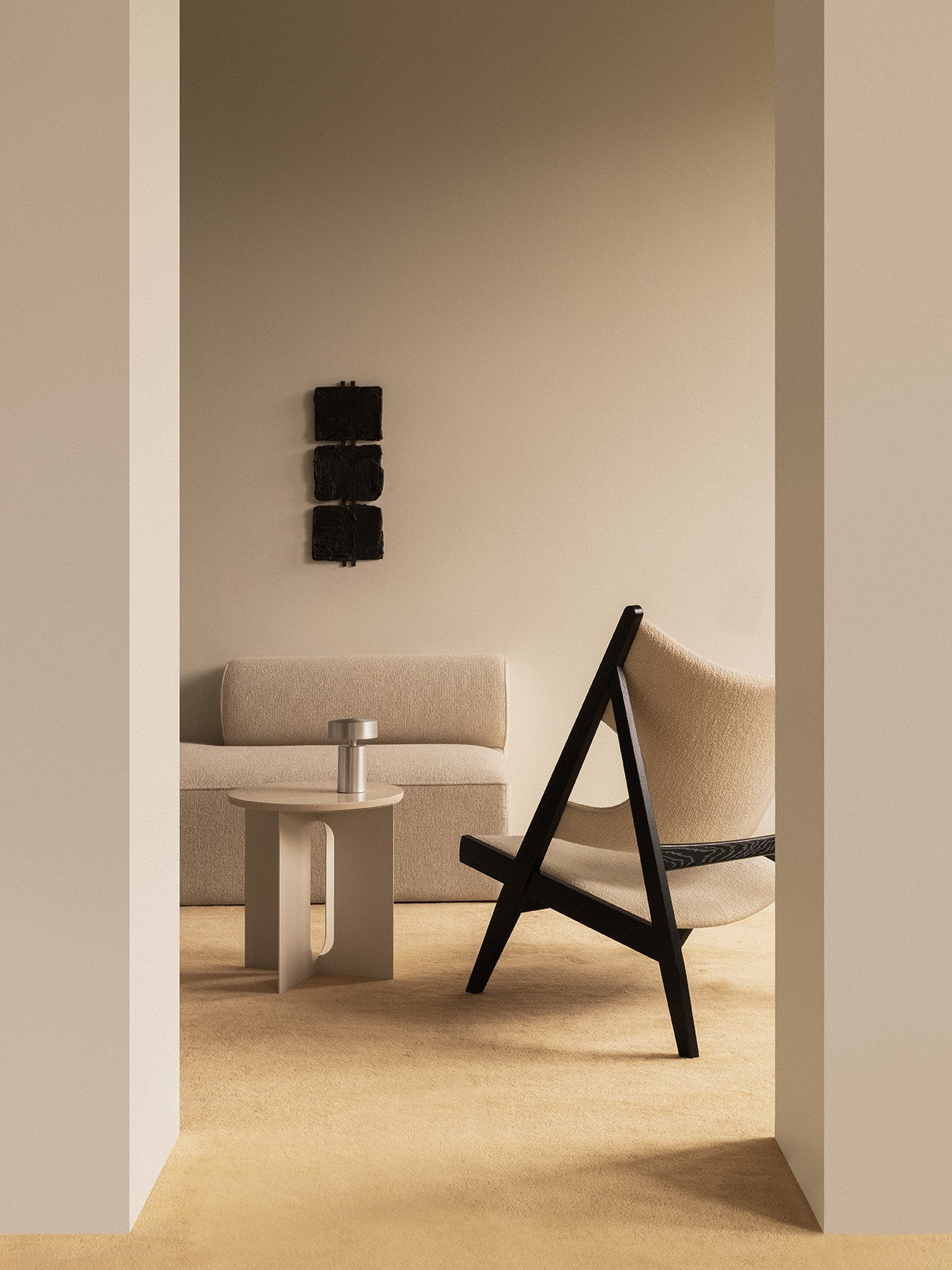Fauteuil Lounge Mid-Century en Chêne Noir et Bouclé avec Design Ergonomique en Tricot pour Salon
