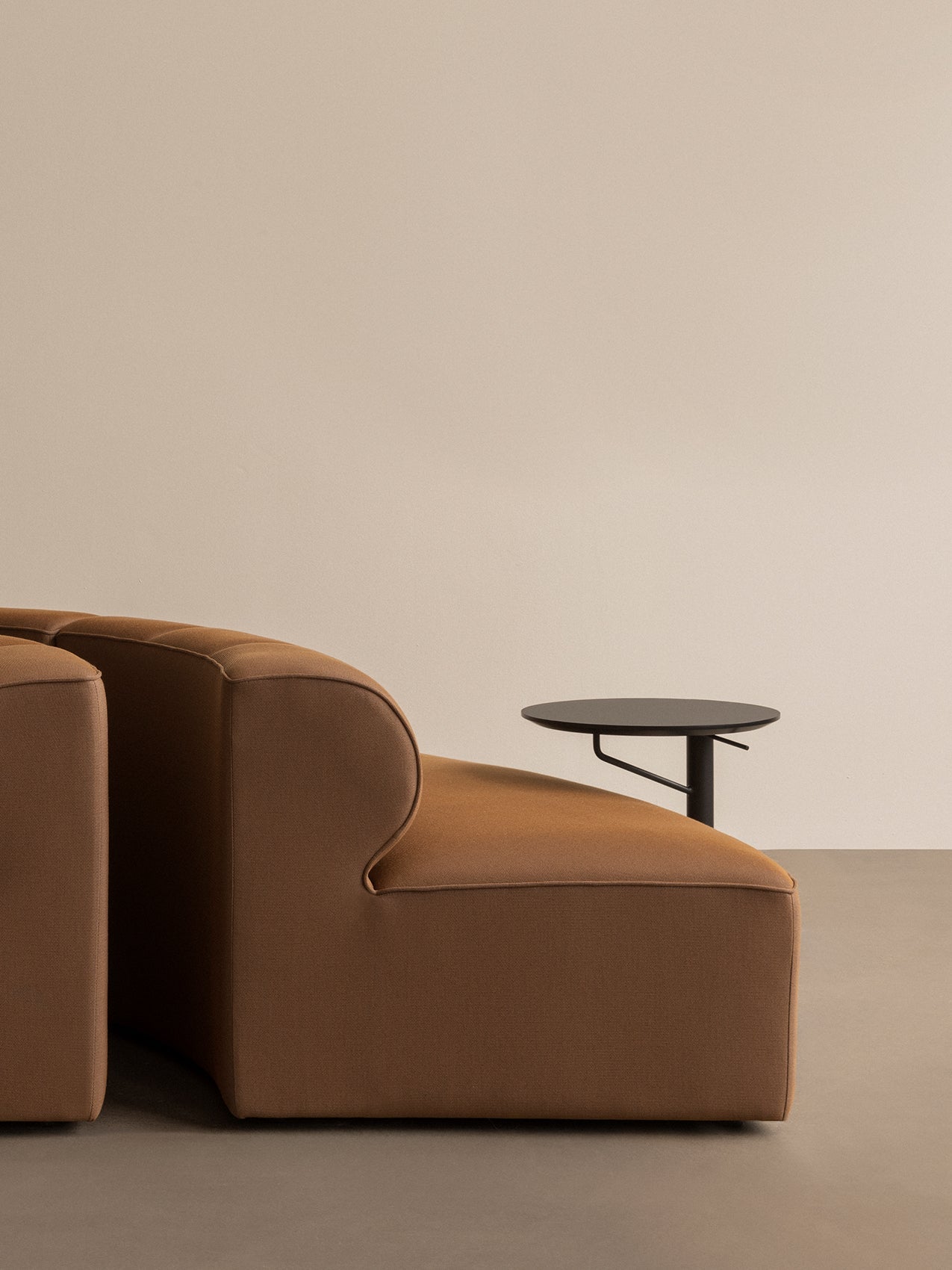 Table d'appoint réglable en hauteur, en acier noir et linoléum, de style contemporain, pour salon et bureau à domicile