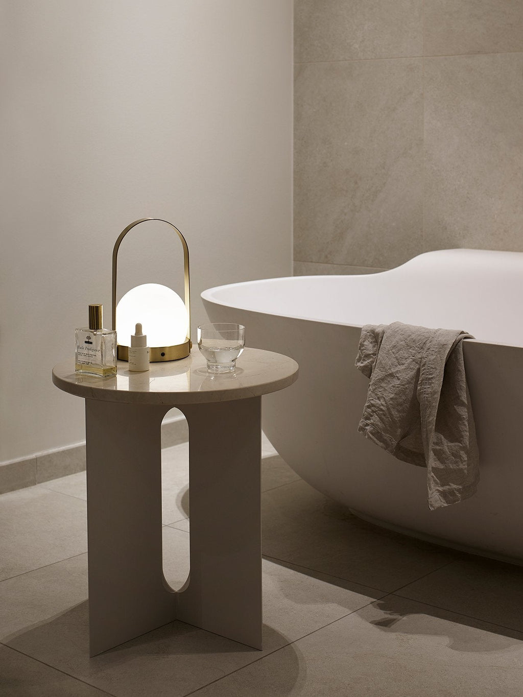 Dessus de Table d'Appoint Contemporaine en Marbre Ø42 avec Options de Finition Multiples pour Salon et Chambre