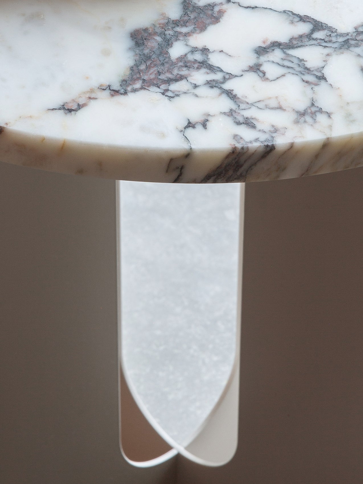 Dessus de Table d'Appoint Contemporaine en Marbre Ø42 avec Options de Finition Multiples pour Salon et Chambre