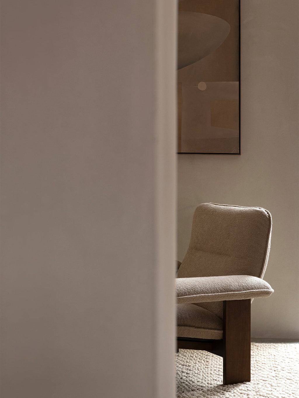 Fauteuil scandinave du milieu du siècle à dossier haut avec accoudoirs exagérés pour salon et chambre à coucher