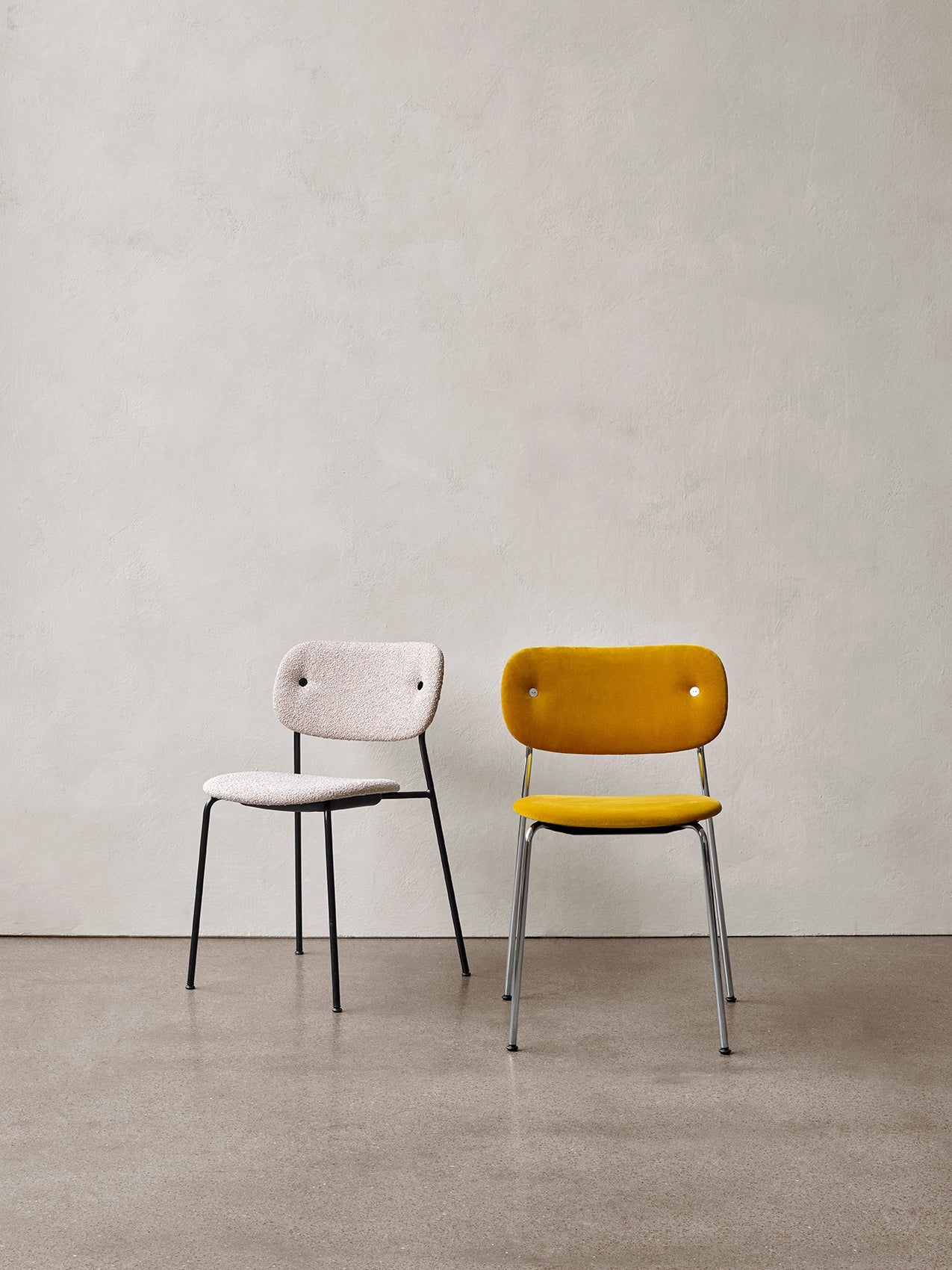 Chaise de salle à manger contemporaine entièrement rembourrée Piètement chromé avec assise et dossier rembourrés