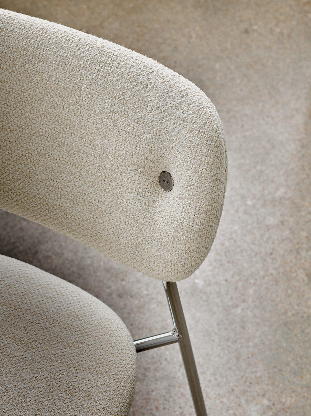Chaise de salle à manger contemporaine entièrement rembourrée Piètement chromé avec assise et dossier rembourrés