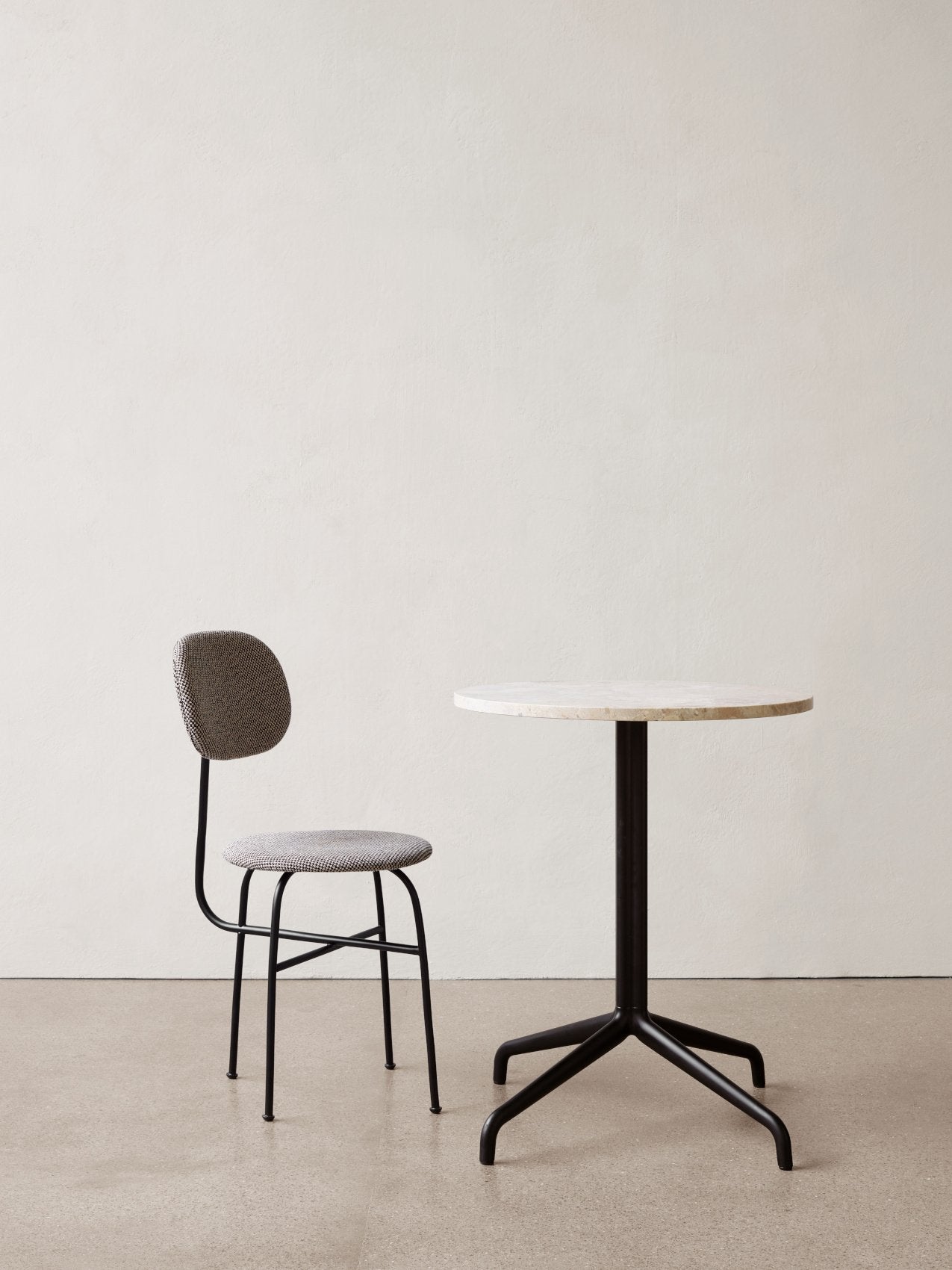 Chaise de salle à manger contemporaine entièrement rembourrée Plus avec design confort premium pour la salle à manger