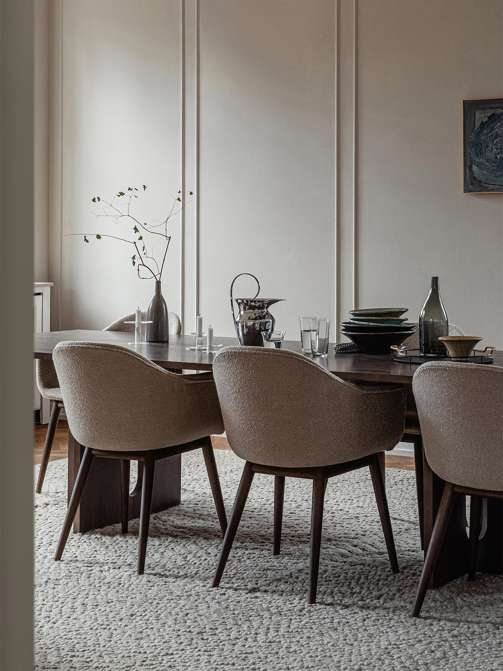 Chaise de salle à manger contemporaine rembourrée, base en bois avec dossier haut ergonomique pour salle à manger et bureau