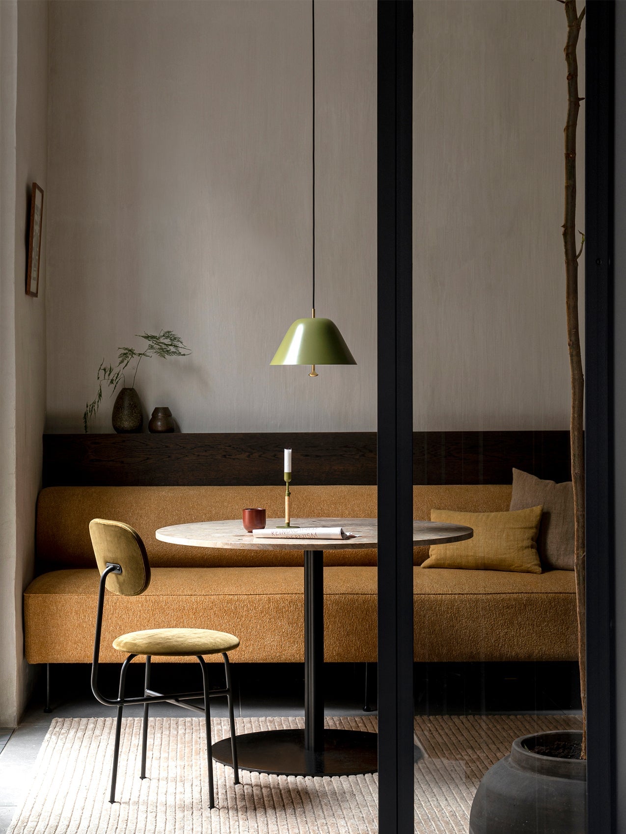 Chaise de salle à manger contemporaine entièrement rembourrée Plus avec design confort premium pour la salle à manger
