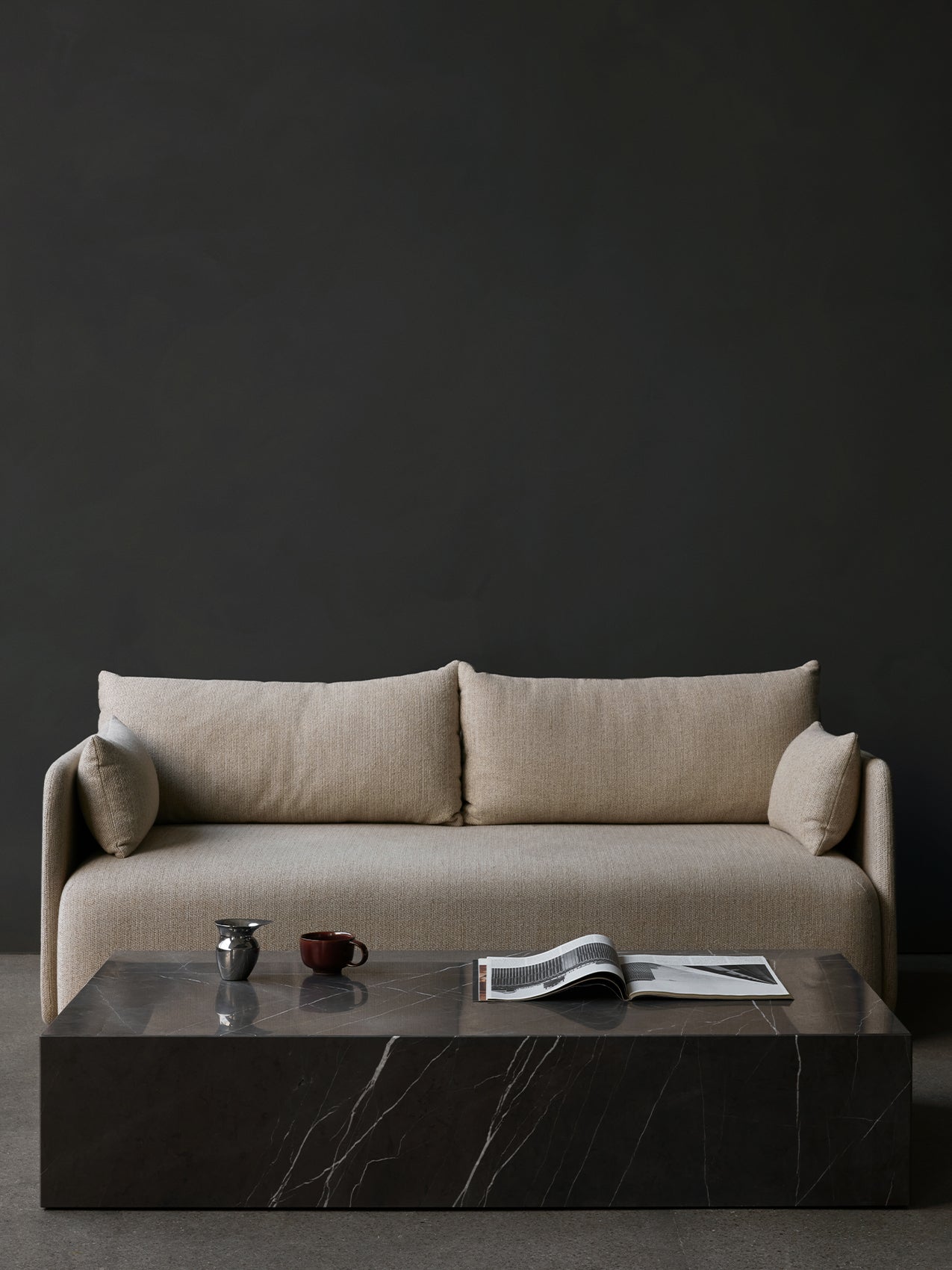 Table Basse de Salon Minimaliste en Marbre et Pierre Grand, Design Monumental pour Salon