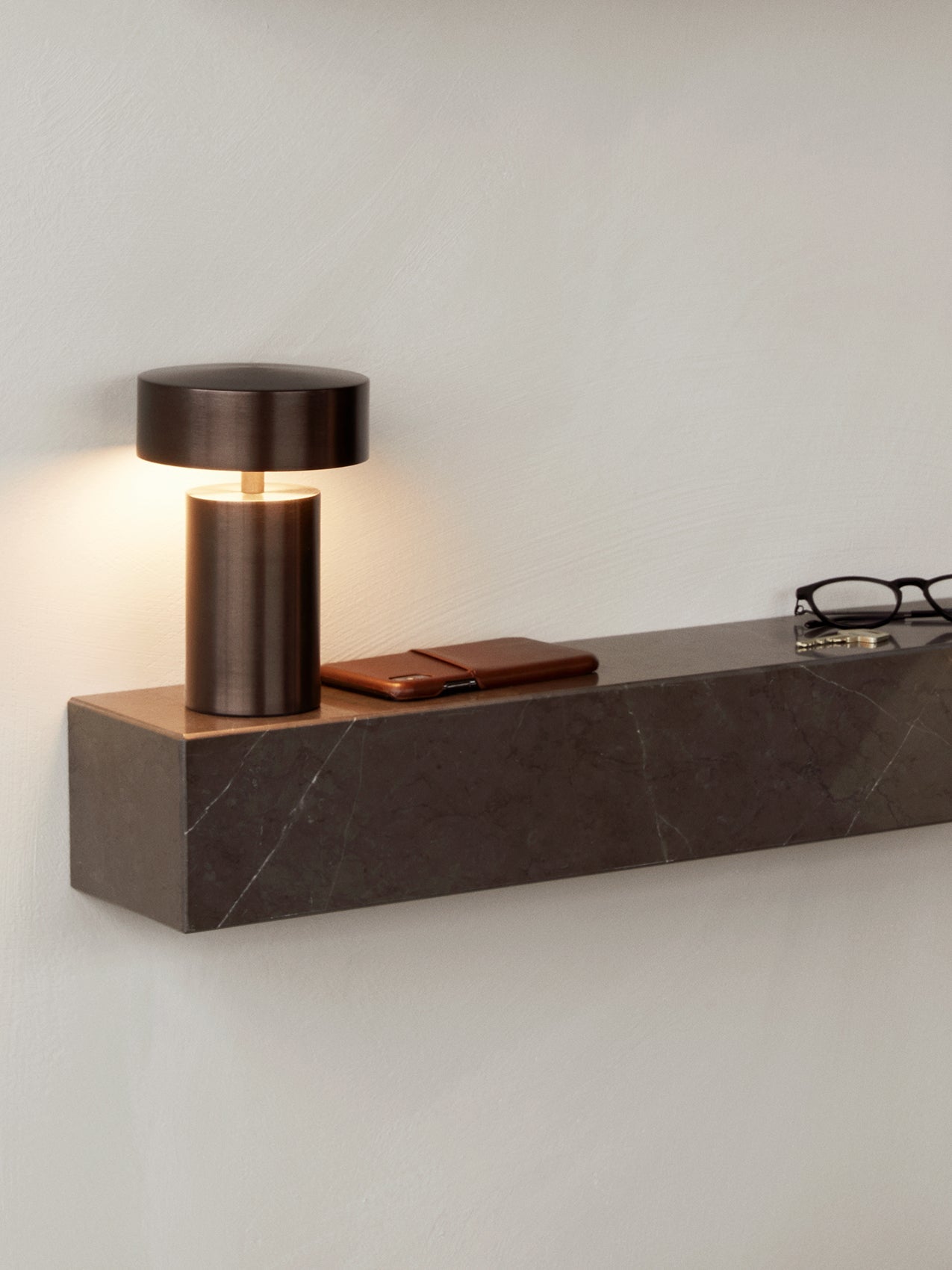 Étagère murale minimaliste en marbre et pierre avec affichage horizontal ou vertical pour le salon et le couloir