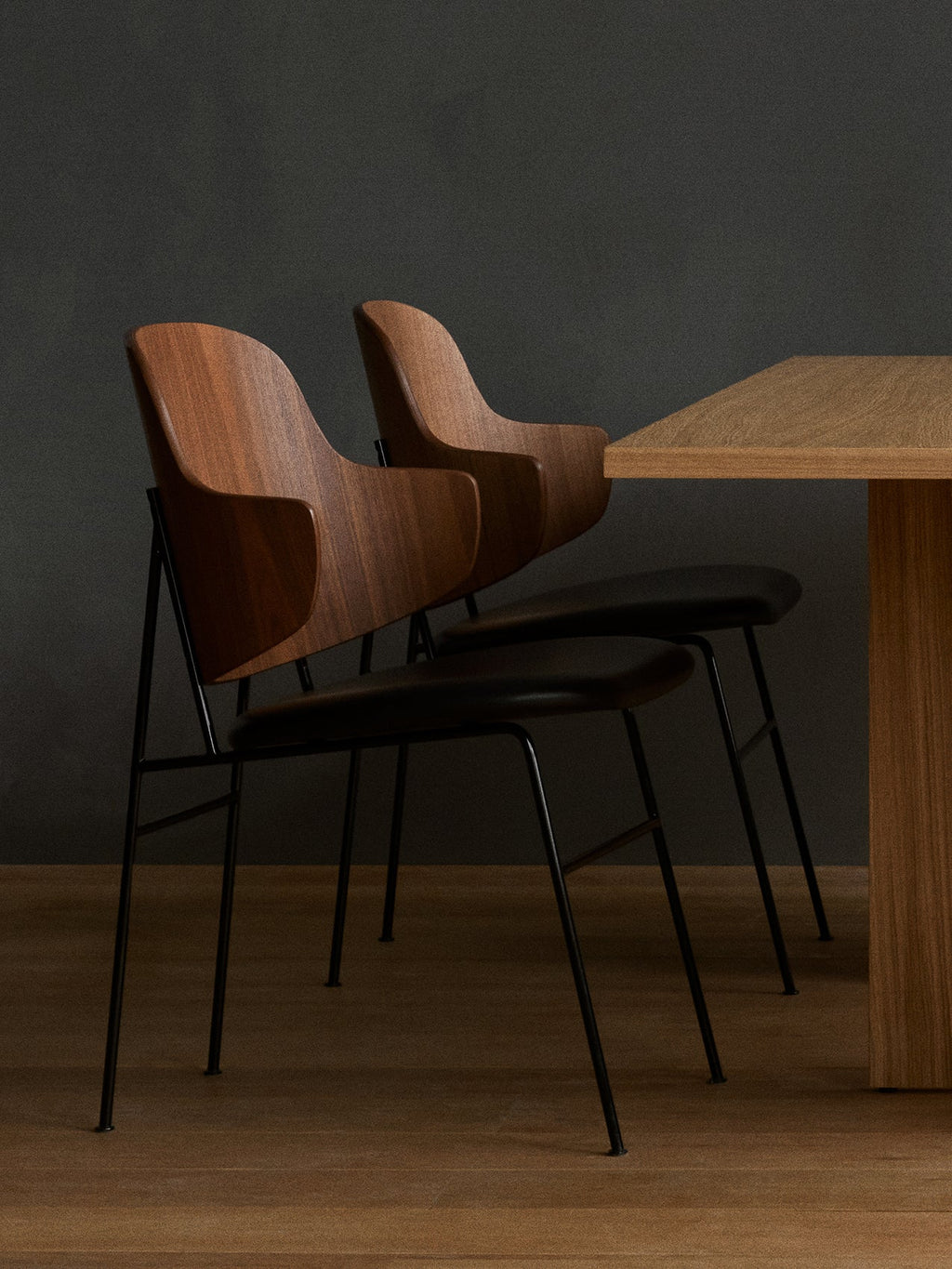 Chaise de salle à manger sculpturale avec coque organique pour la salle à manger
