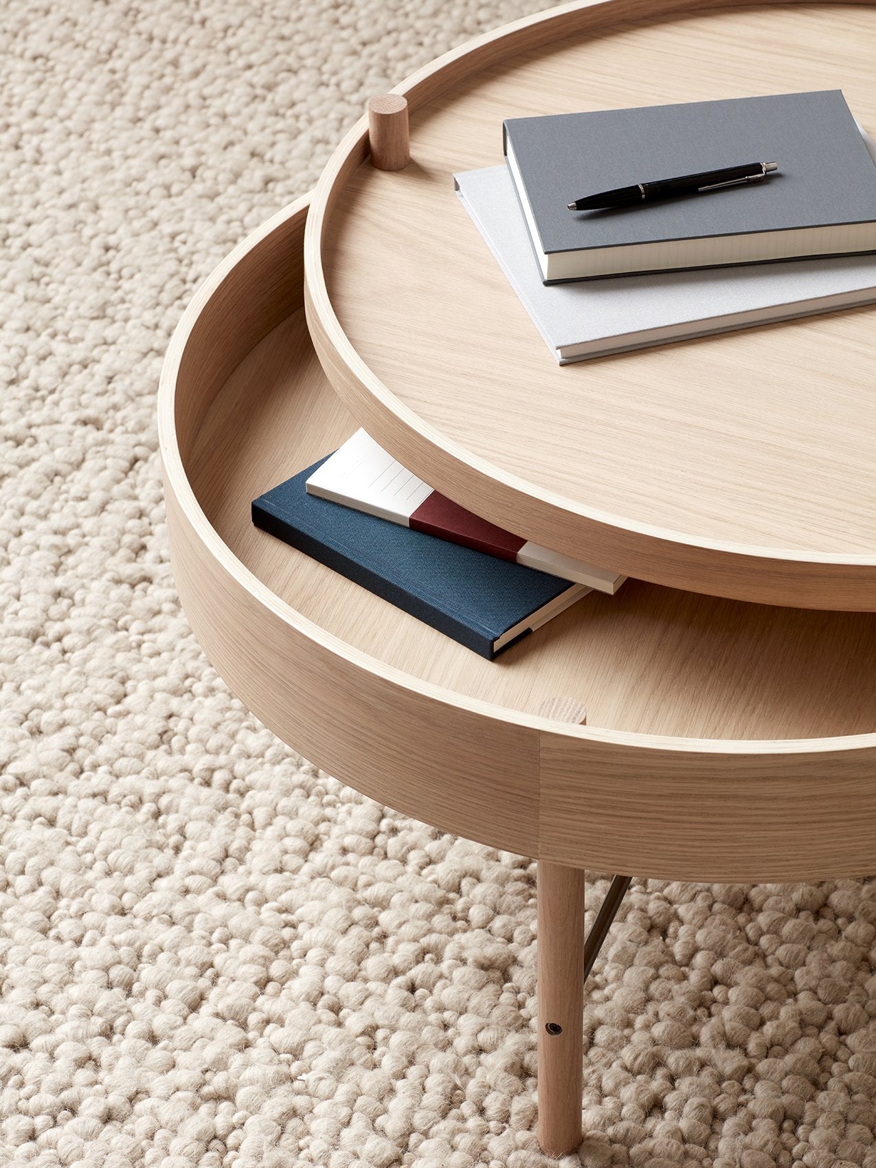 Table d'appoint moderne en bois avec compartiment de rangement à couvercle rotatif pour salon