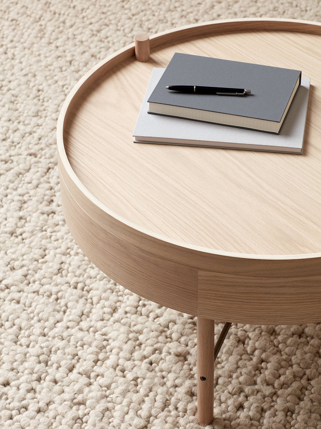 Table d'appoint moderne en bois avec compartiment de rangement à couvercle rotatif pour salon