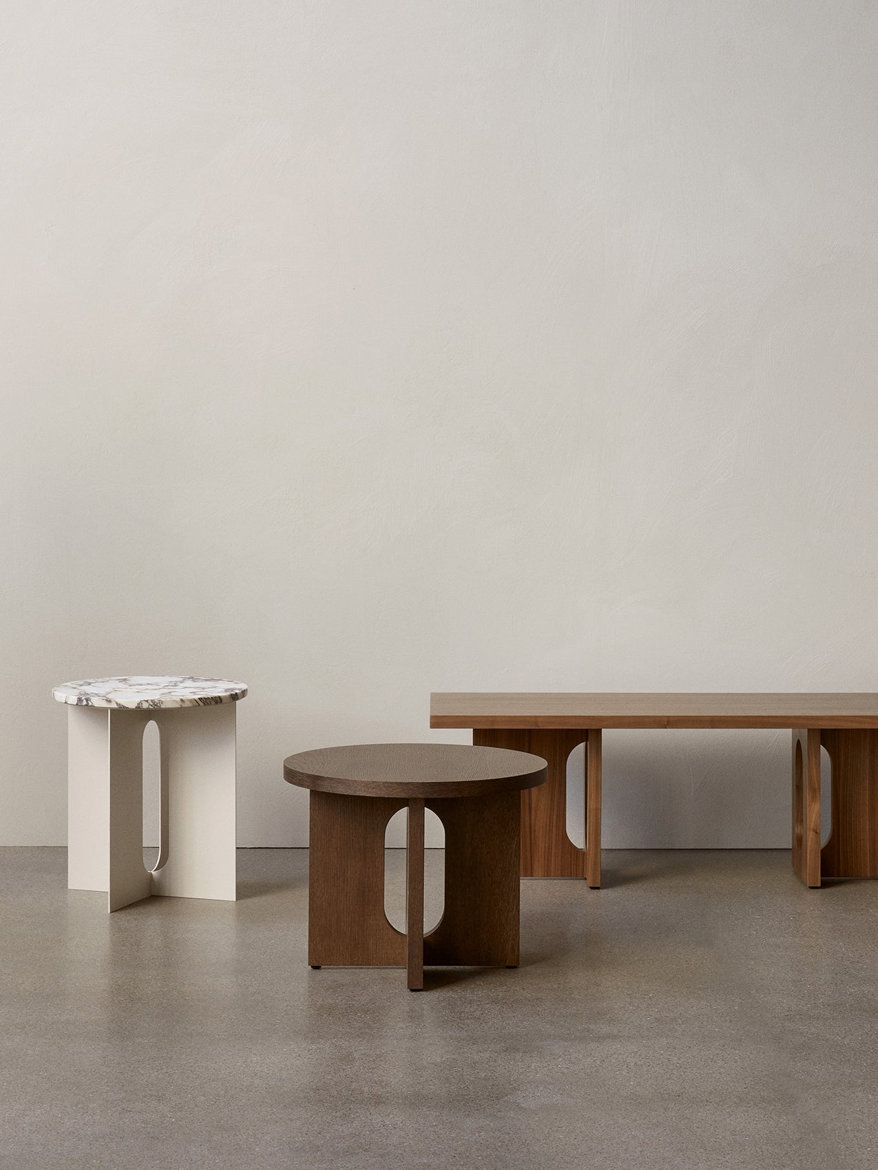 Table d'appoint scandinave en chêne et pierre Ø50 avec plateau rond en porte-à-faux pour le salon et la chambre à coucher