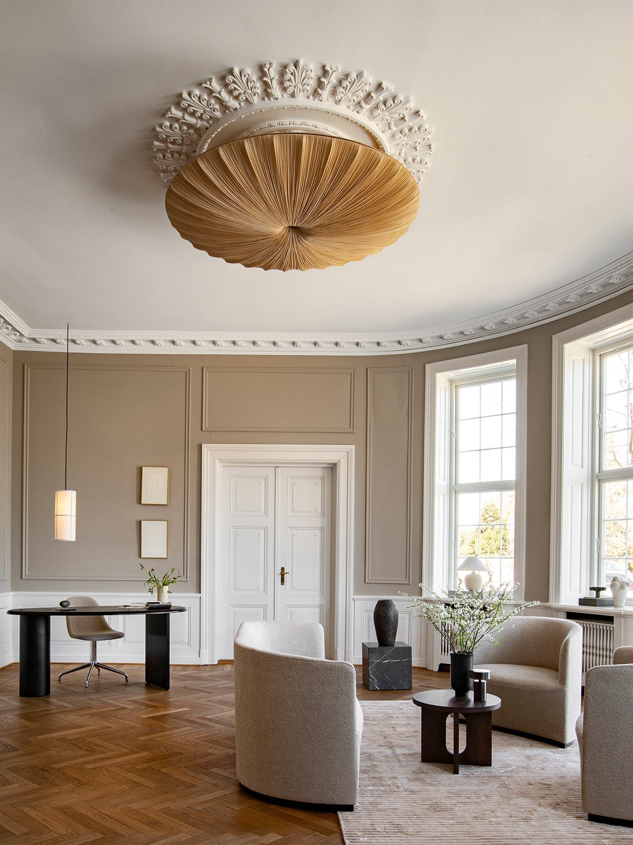 Table d'appoint scandinave en chêne et pierre Ø50 avec plateau rond en porte-à-faux pour le salon et la chambre à coucher