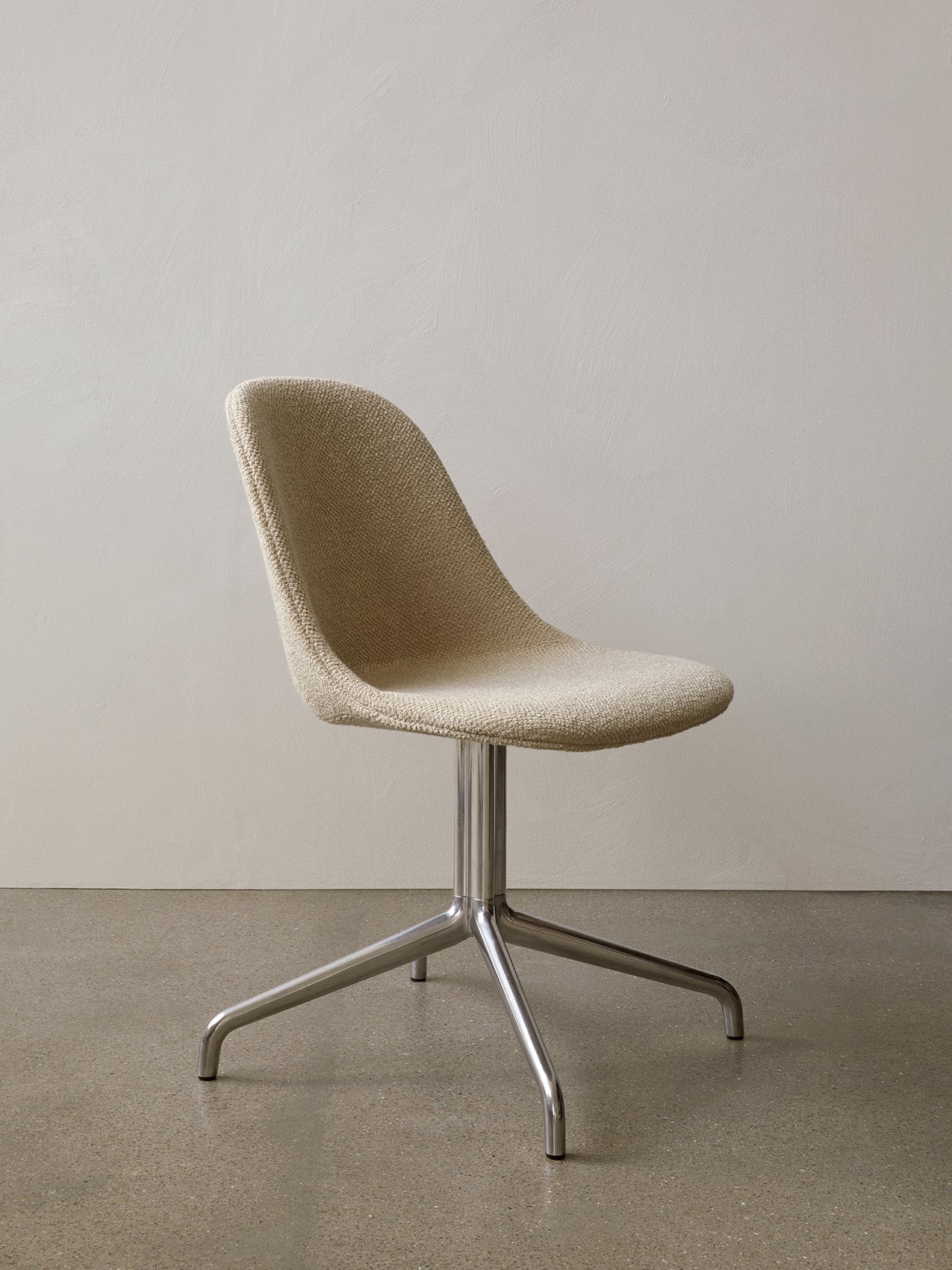 Chaise de salle à manger latérale contemporaine rembourrée avec base pivotante en aluminium poli pour salle à manger et bureau