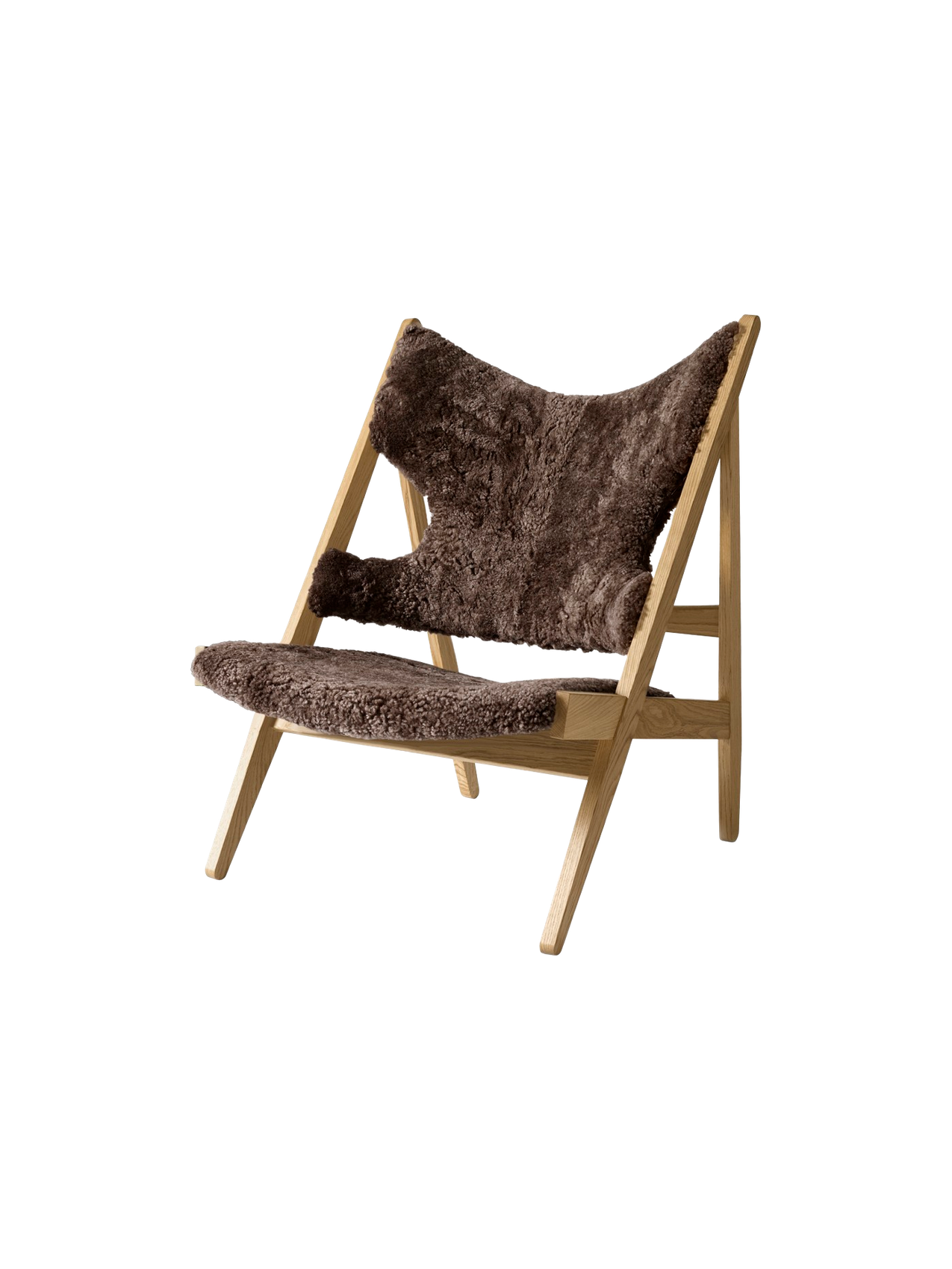 Fauteuil de salon et de chambre en peau de mouton et chêne avec découpe au niveau des accoudoirs
