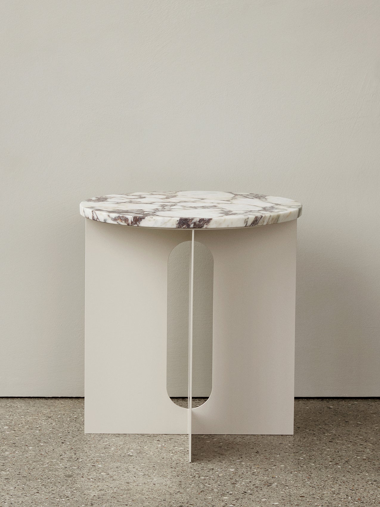 Table d'appoint contemporaine en acier et marbre Ø40 avec pieds en métal thermolaqué pour salon et chambre