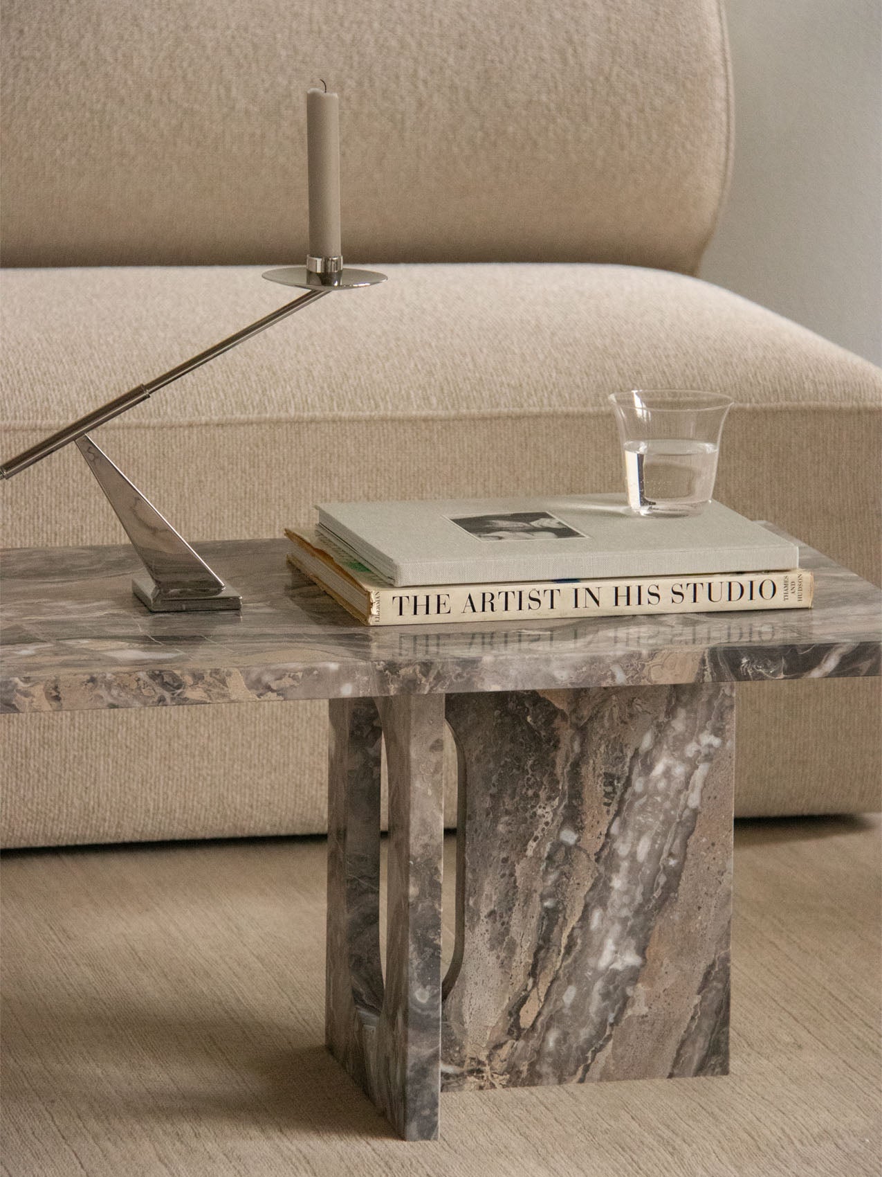 Table basse scandinave en marbre et pierre avec plateau en pierre naturelle pour salon
