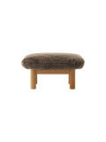Ottoman scandinave mi-siècle en peau de mouton avec pieds cylindriques en bois pour salon et chambre